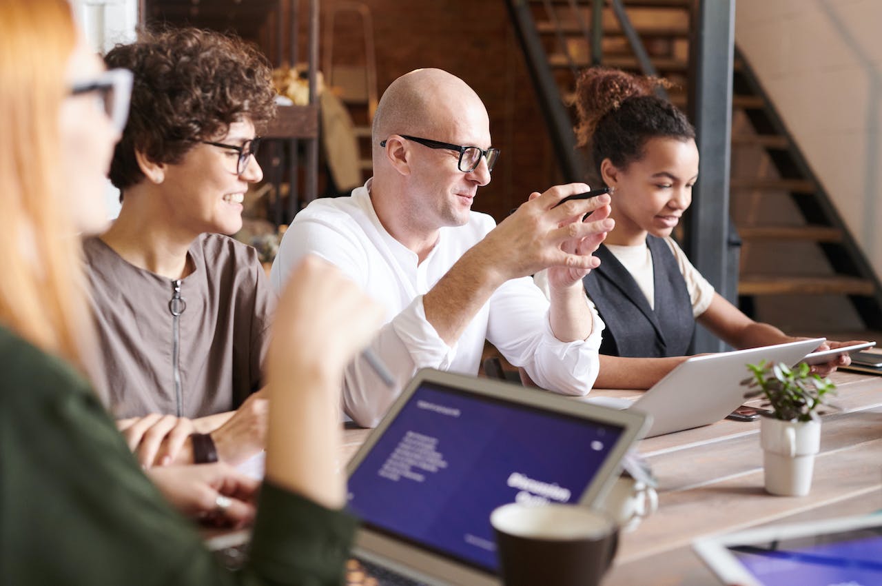 What do we pay attention to when analysing financial risks